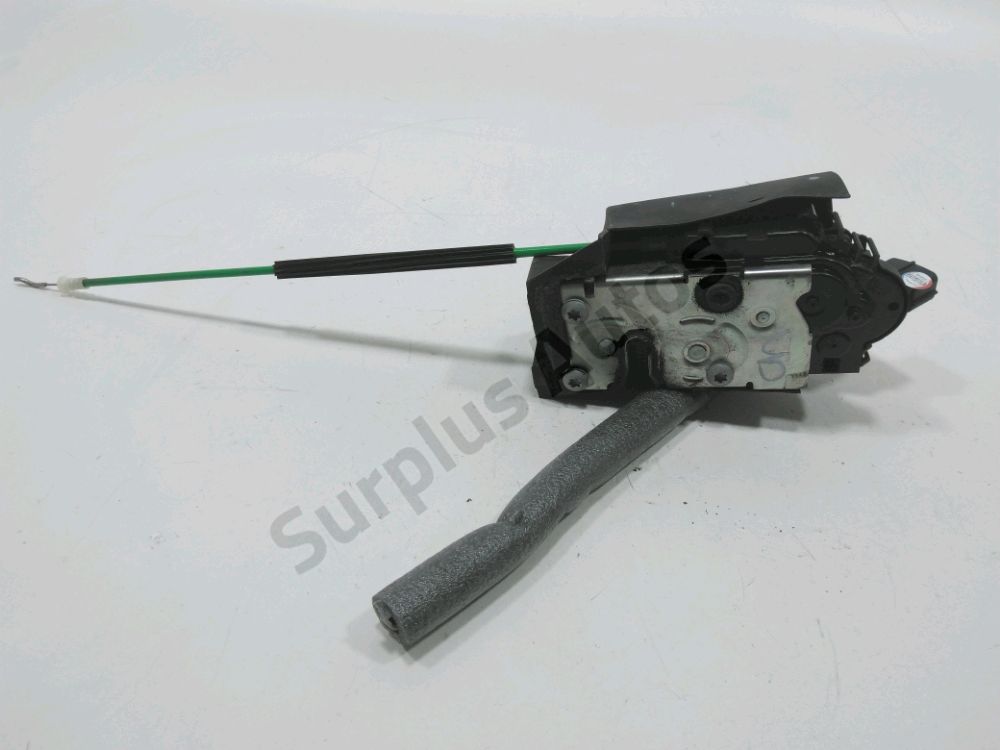 Serrure de porte avant droite