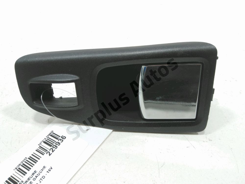 Poignee interieure porte arriere gauche