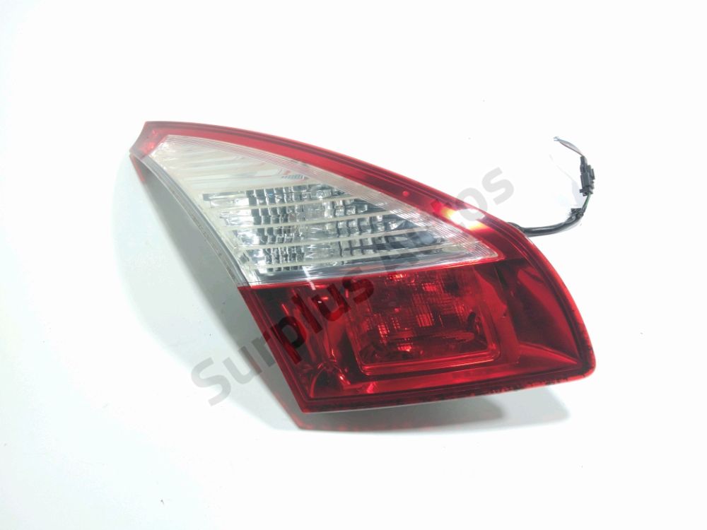 Feu arrière intérieur gauche