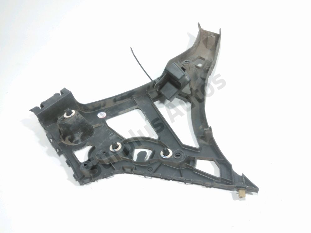 Support droit de pare-choc arrière