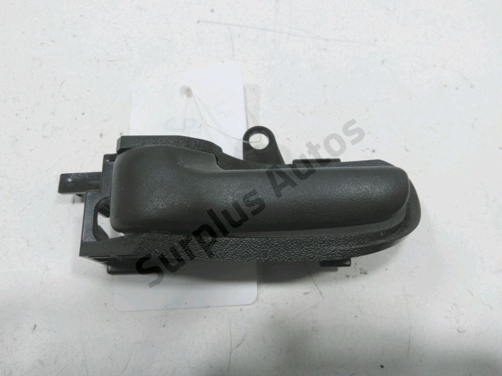 Poignee interieure porte avant gauche