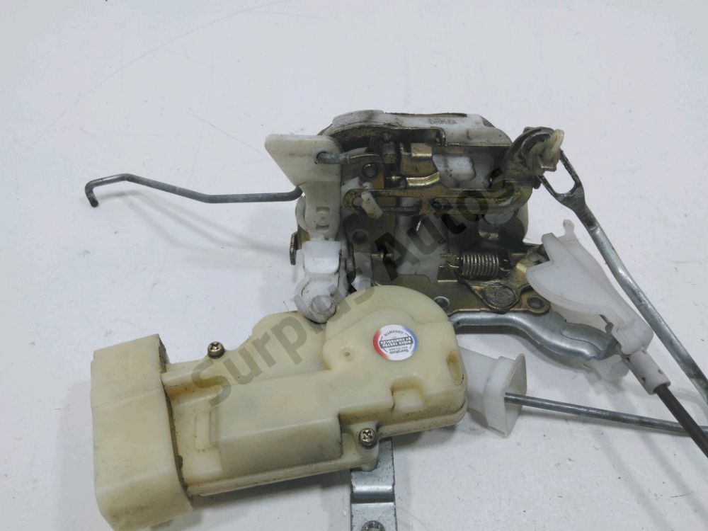 Serrure de porte avant droite