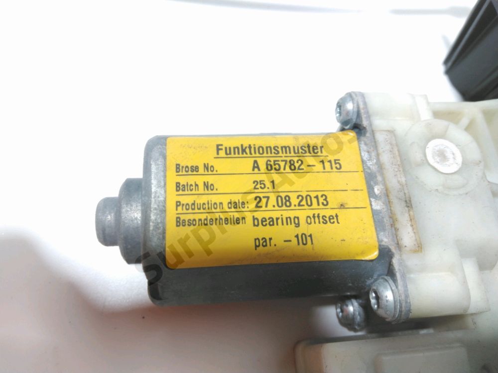 Lève-vitre électrique avant droit