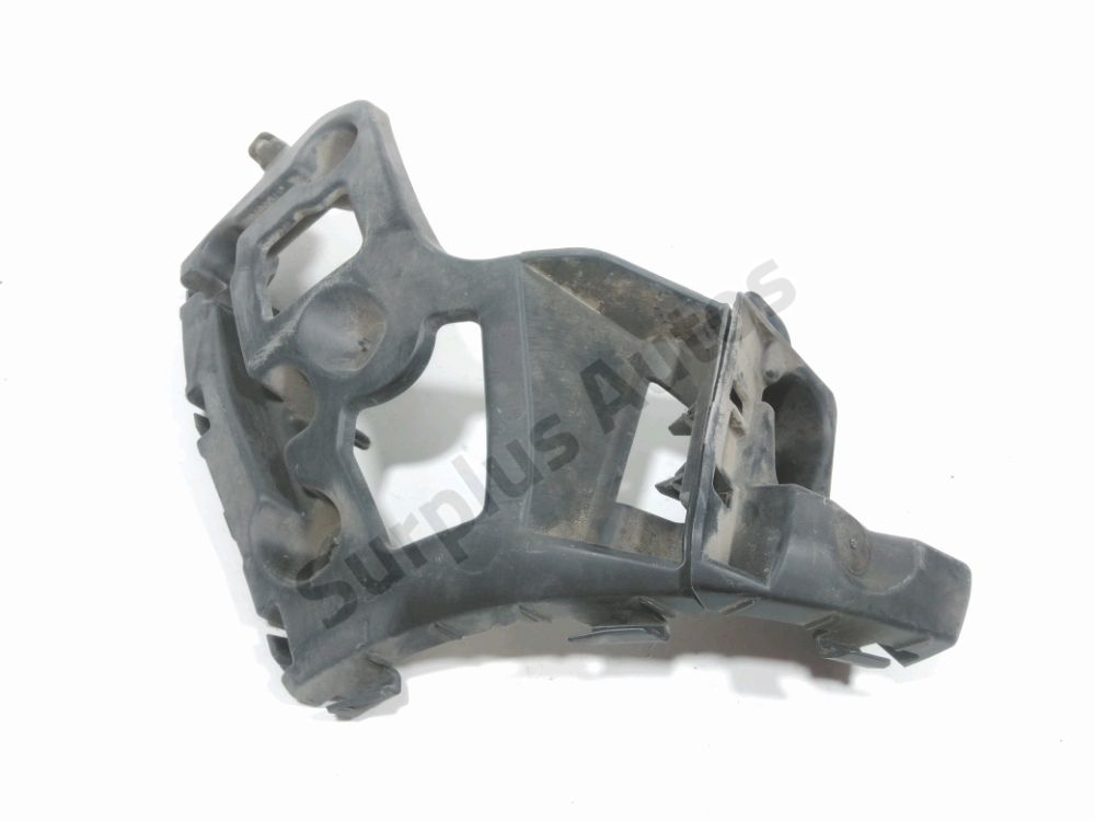 Support droit de pare-choc arrière