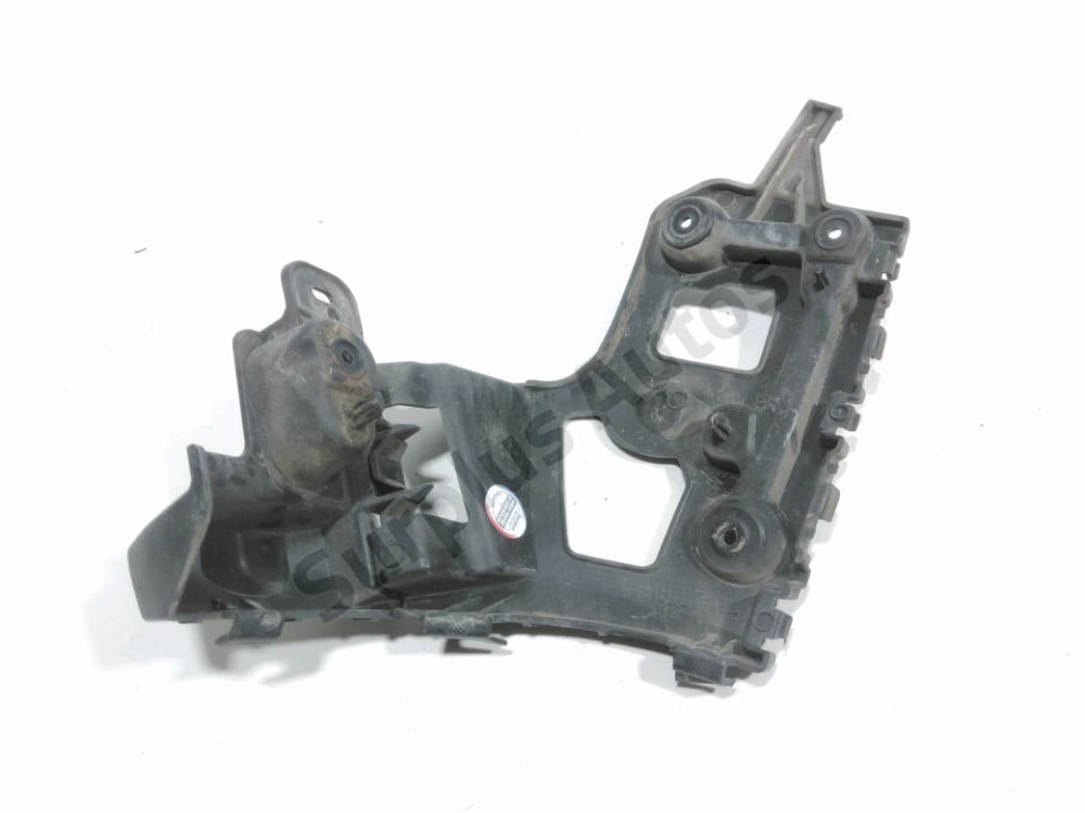 Support droit de pare-choc arrière