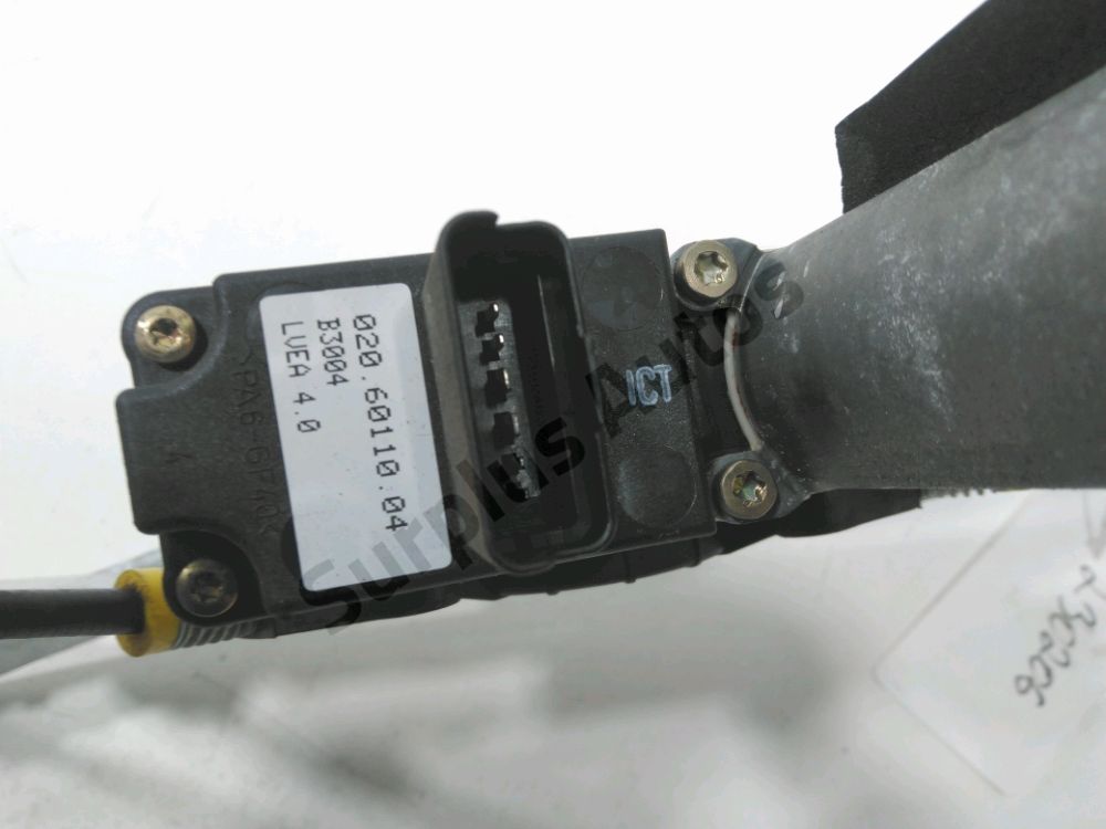 Lève-vitre électrique avant gauche