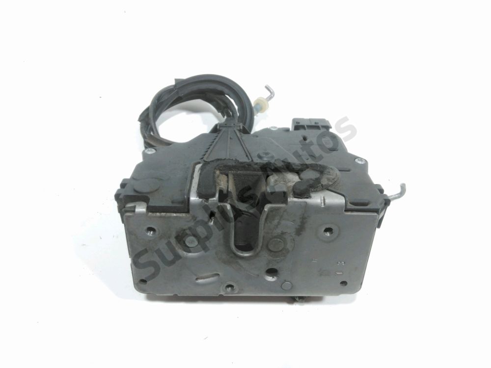 Serrure de porte avant droite