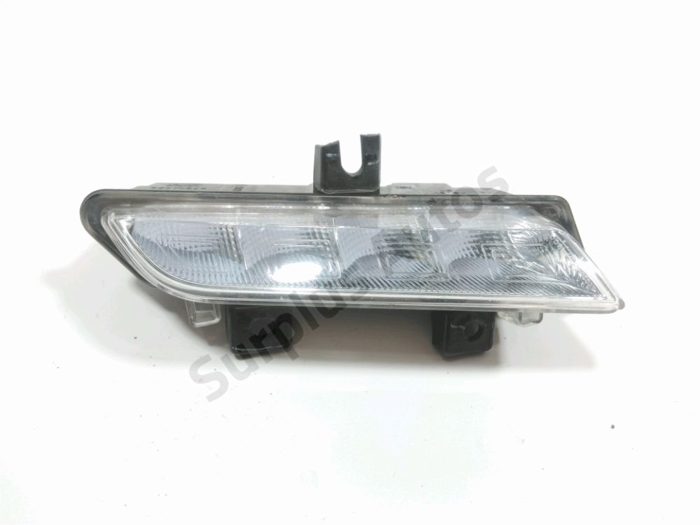 Feu diurne avant gauche