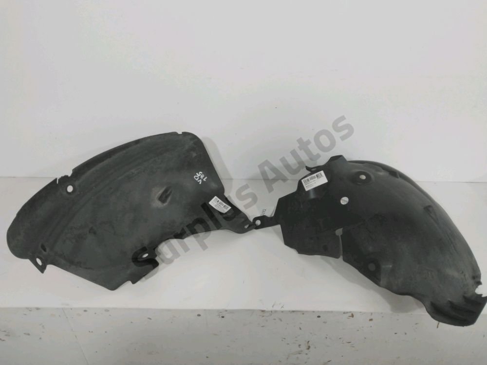 Pare-boue avant droit