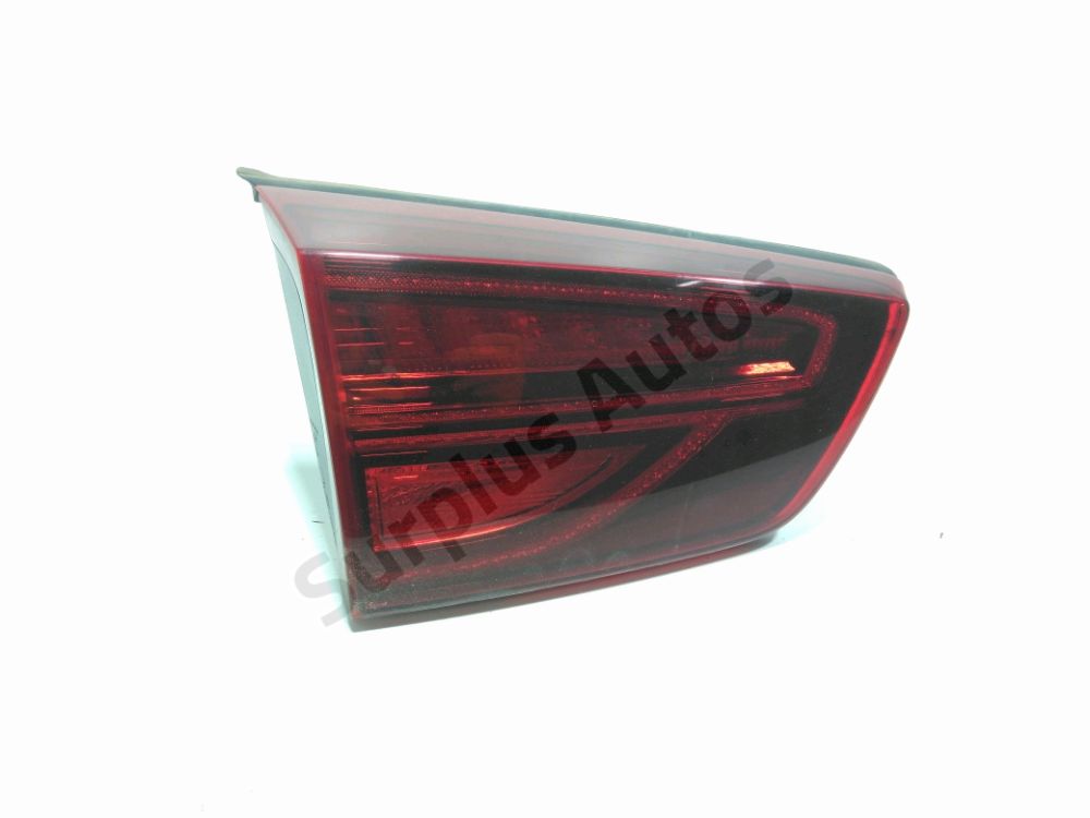 Feu arrière intérieur gauche