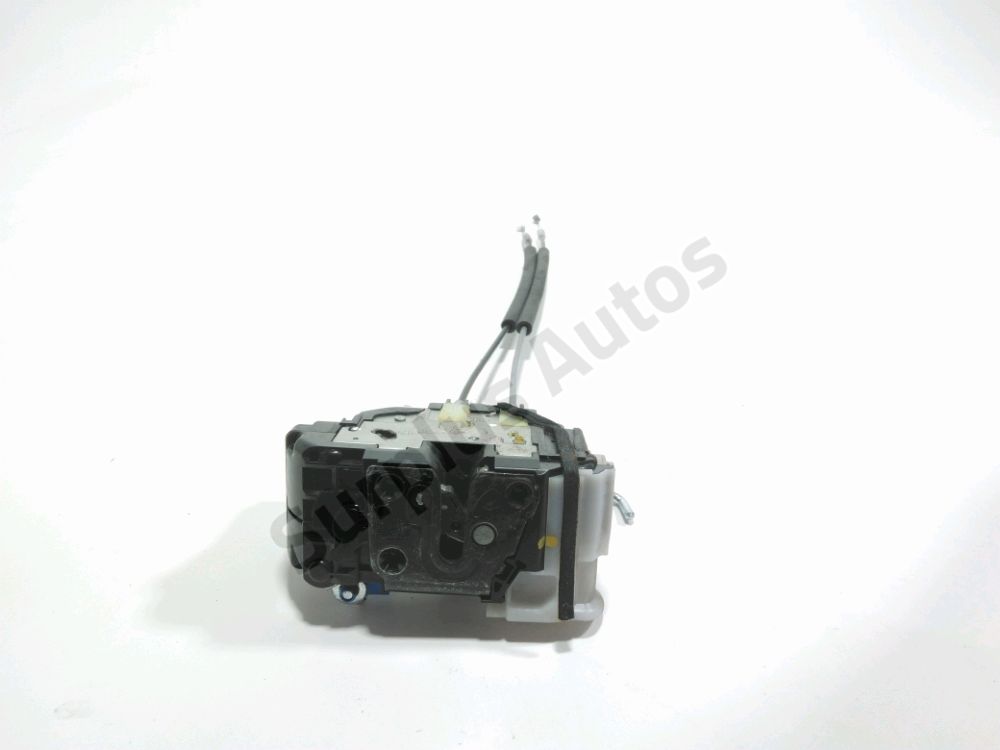 Serrure de porte avant droite