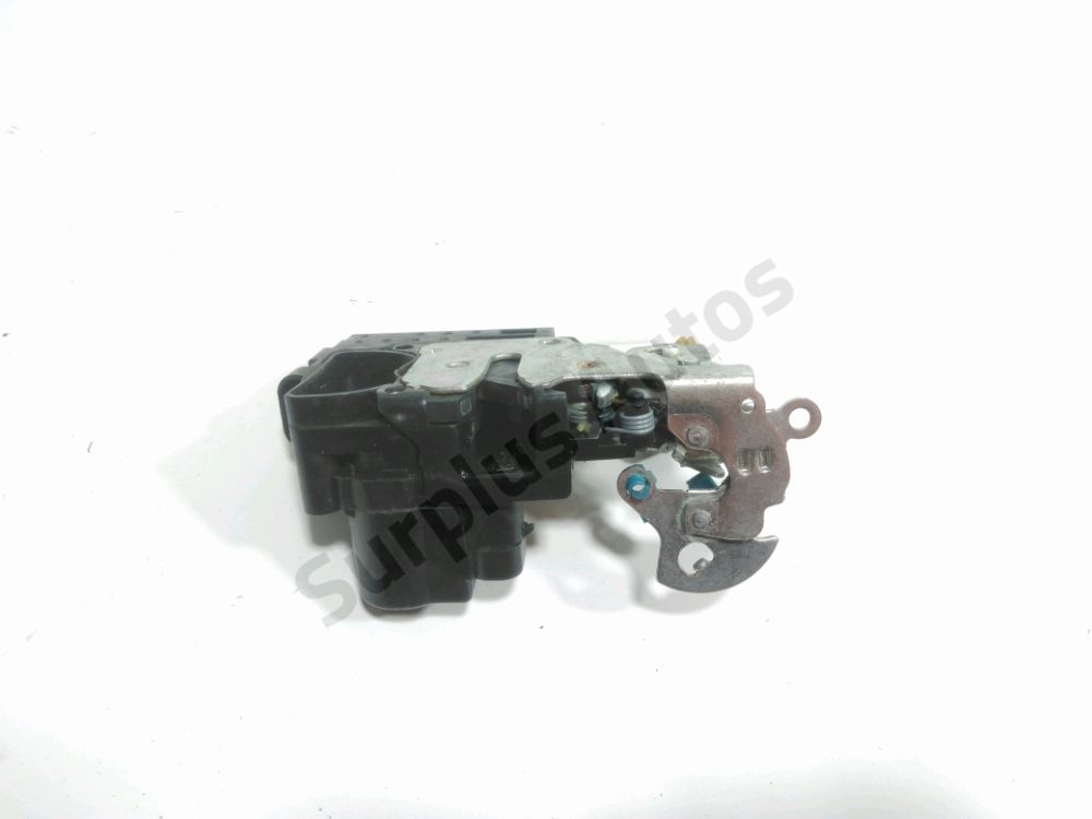 Serrure de porte avant droite