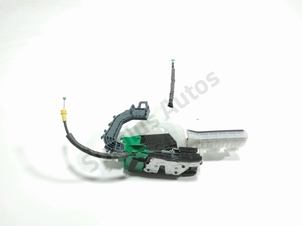 Serrure de porte avant droite