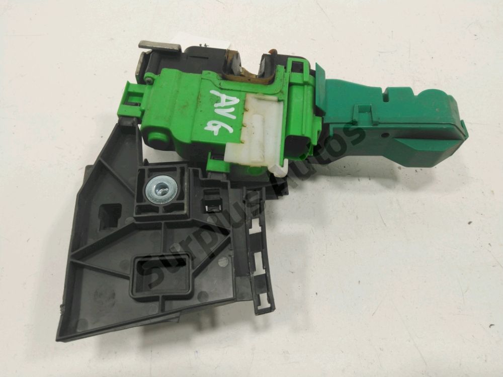 Serrure de porte avant gauche