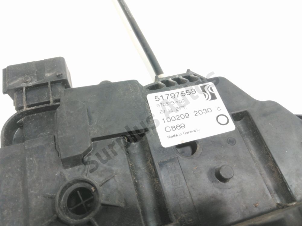 Serrure de porte avant droite