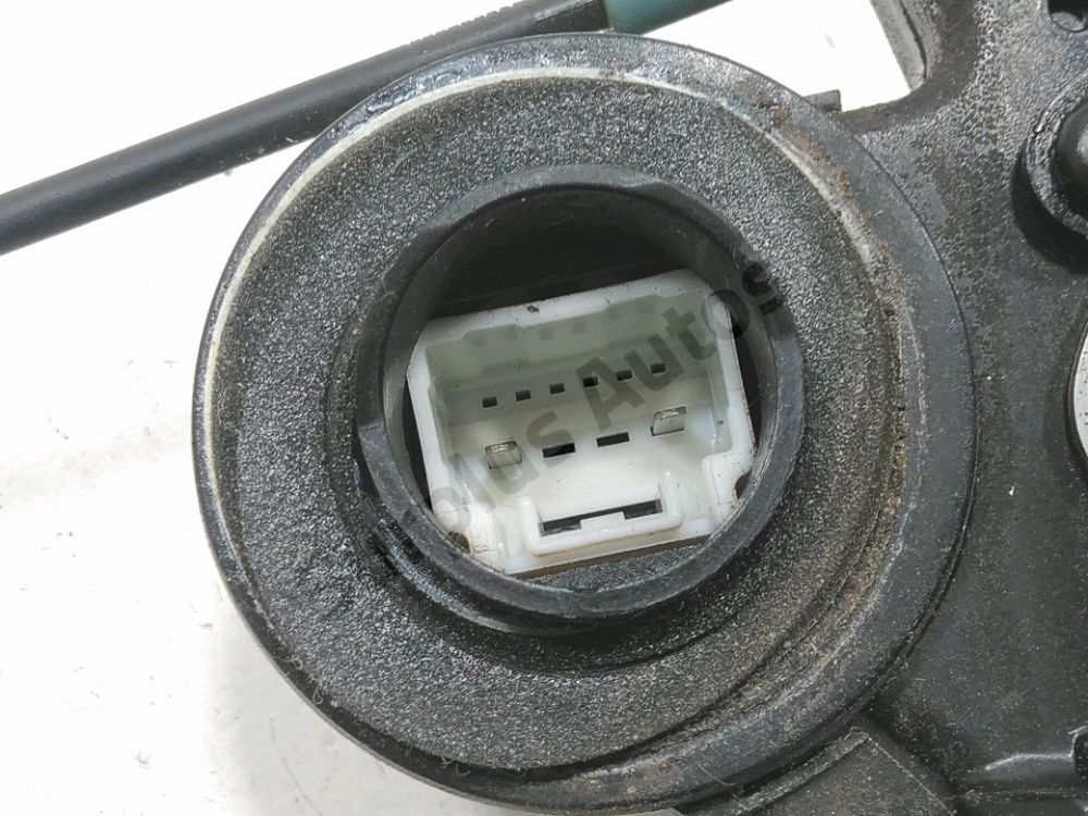 Serrure de porte arrière gauche