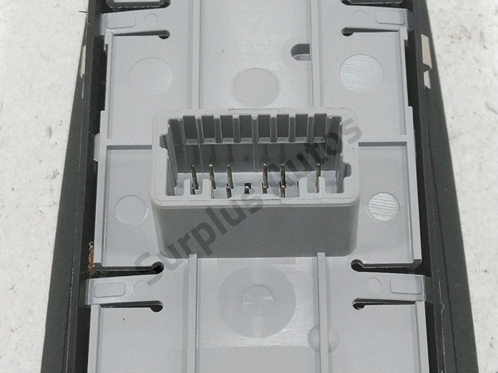 Commande lève-vitre avant gauche