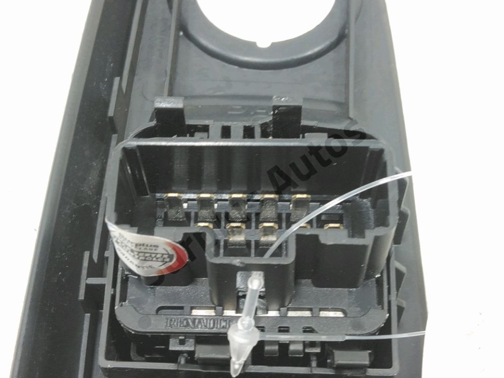 Commande lève-vitre avant gauche