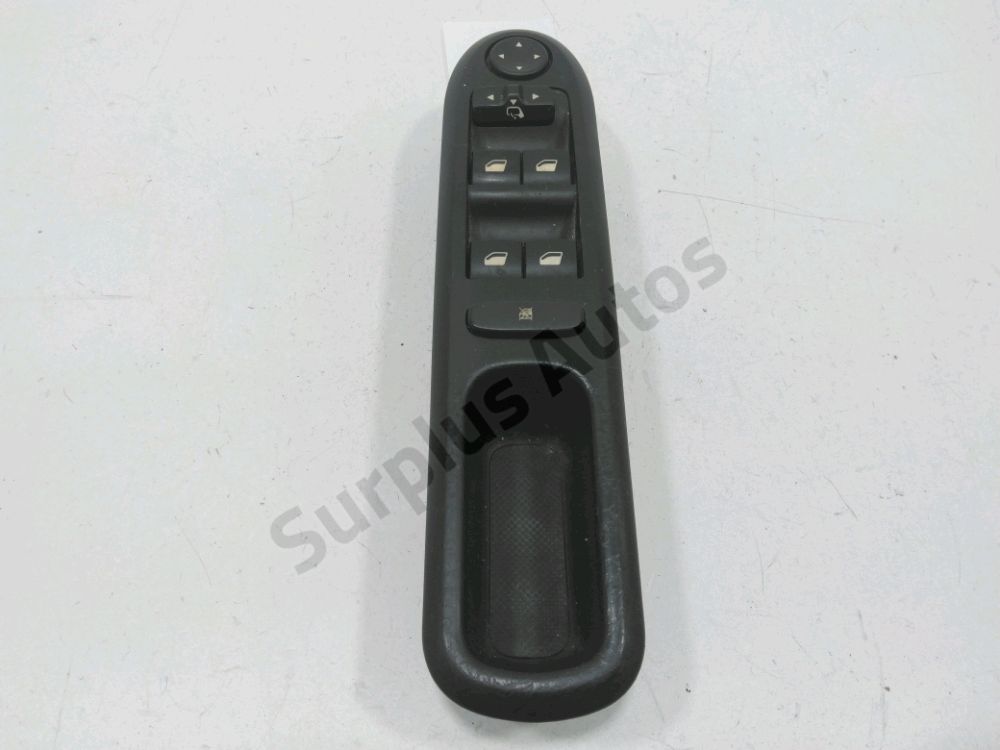 Commande leve-vitre avant gauche