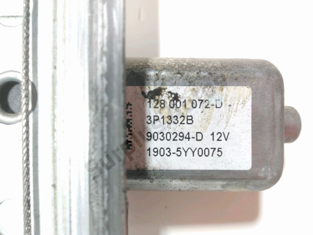 Lève-vitre électrique avant gauche