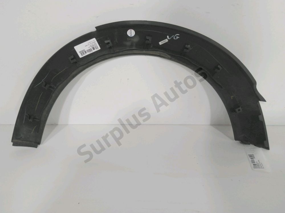 Elargisseur d'aile avant gauche