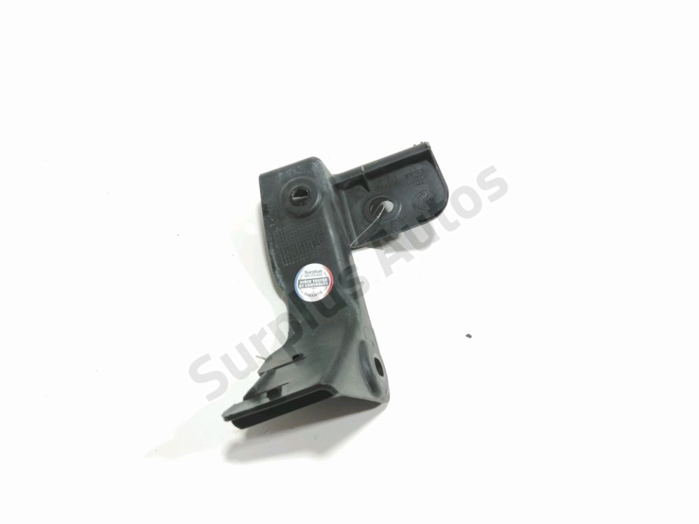 Support droit de pare-choc arrière