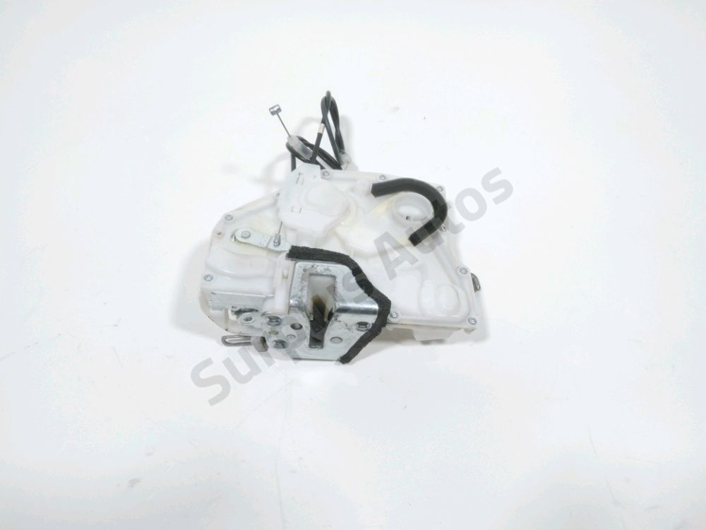 Serrure de porte avant droite