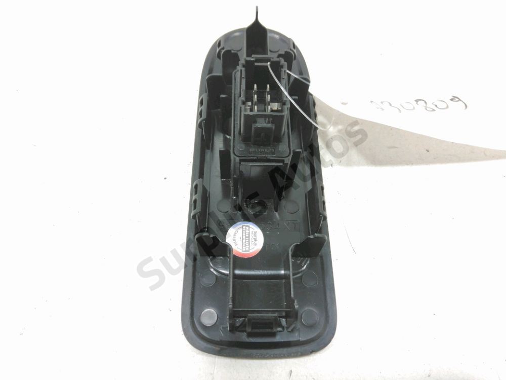 Commande lève-vitre avant droit