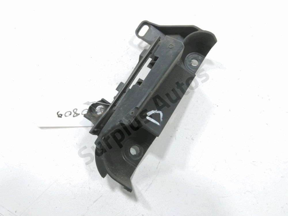 Support droit de pare-choc arrière