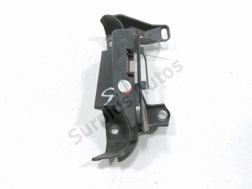 Support gauche de pare-choc arrière