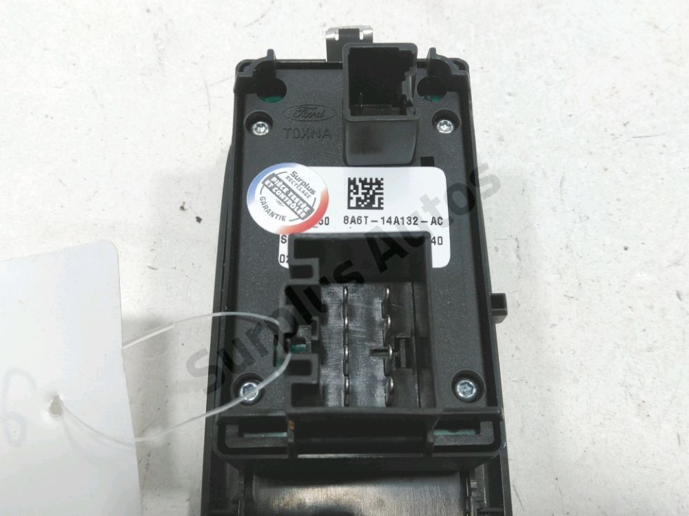 Commande lève-vitre avant gauche