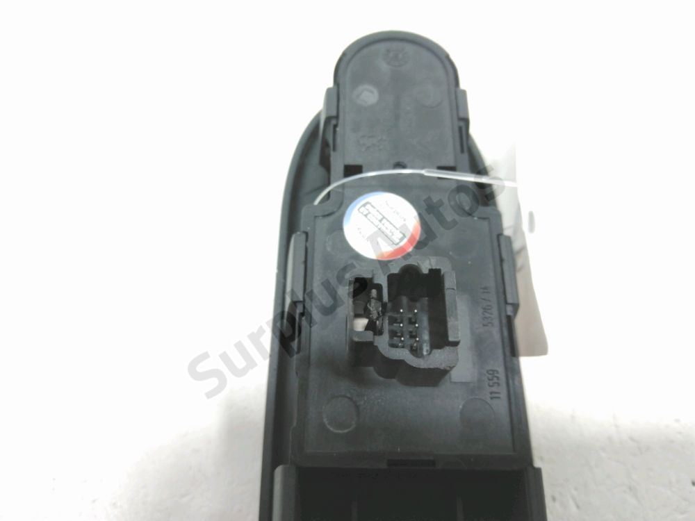 Commande lève-vitre avant gauche