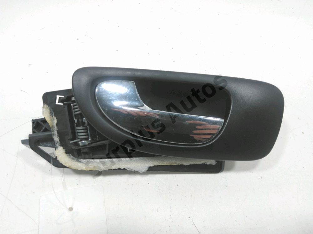 Poignee interieure porte arriere gauche