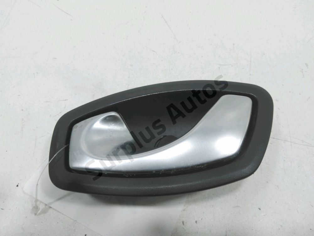 Poignée intérieure porte avant gauche