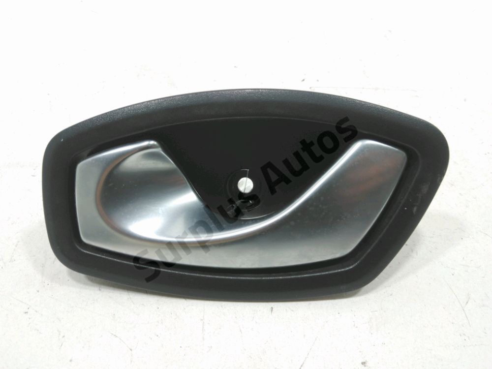 Poignée intérieure porte avant gauche