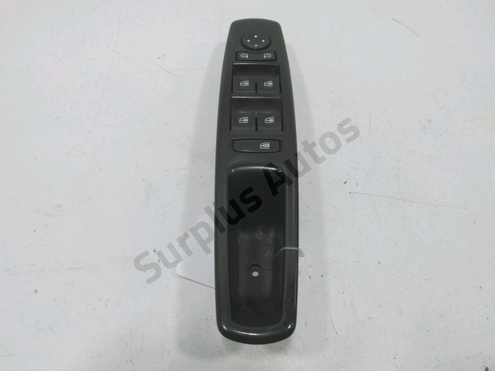 Commande lève-vitre avant gauche