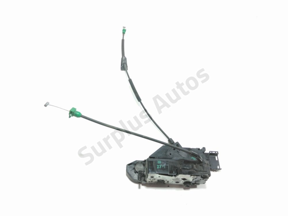 Serrure de porte avant droite