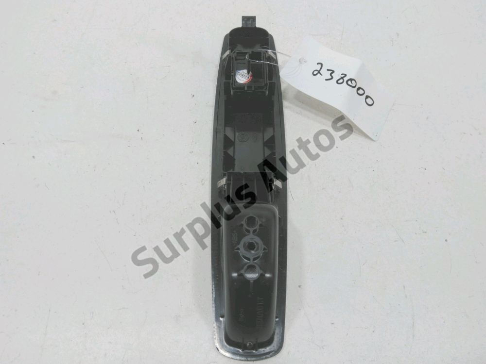 Commande lève-vitre avant droit