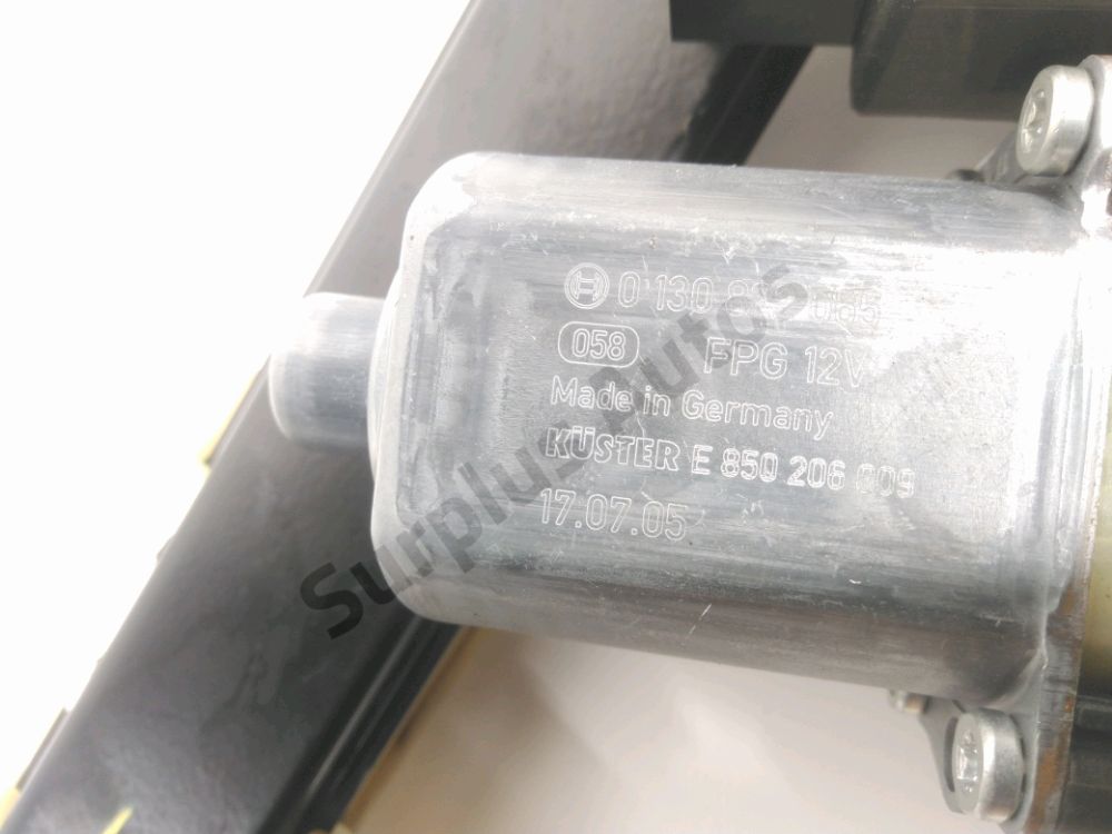 Lève-vitre électrique avant gauche