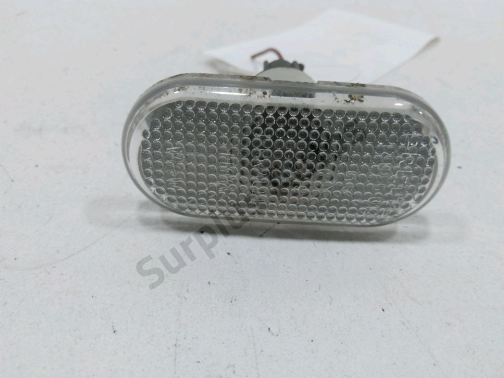 Répétiteur d'aile gauche