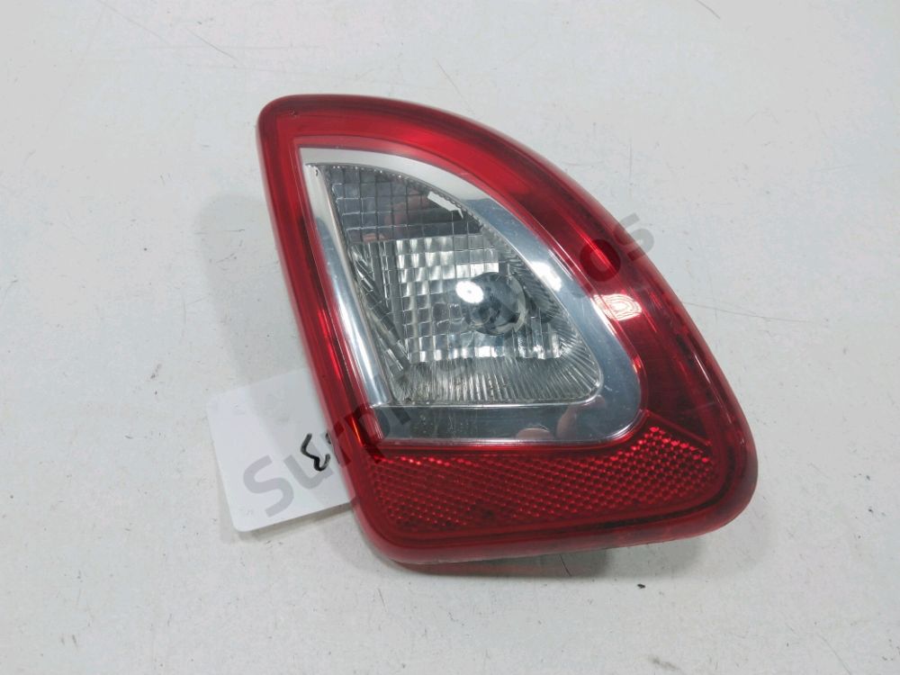 Feu arrière intérieur gauche