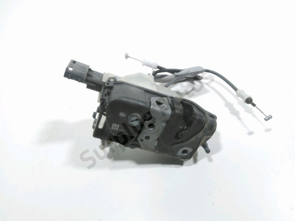 Serrure de porte avant droite