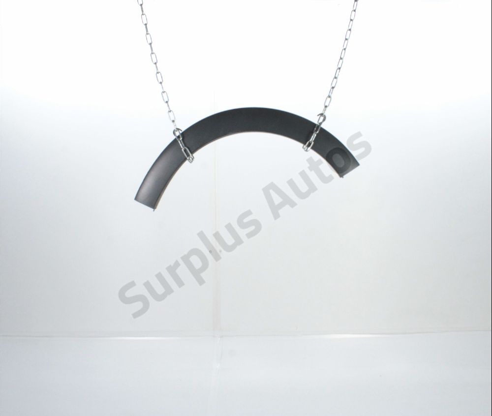 Elargisseur d'aile avant droite