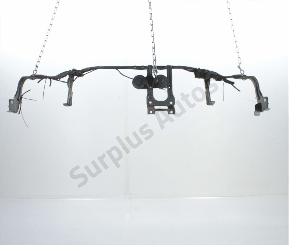 Traverse superieure armature avant