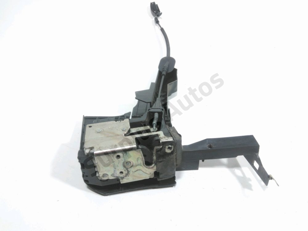 Serrure de porte avant droite