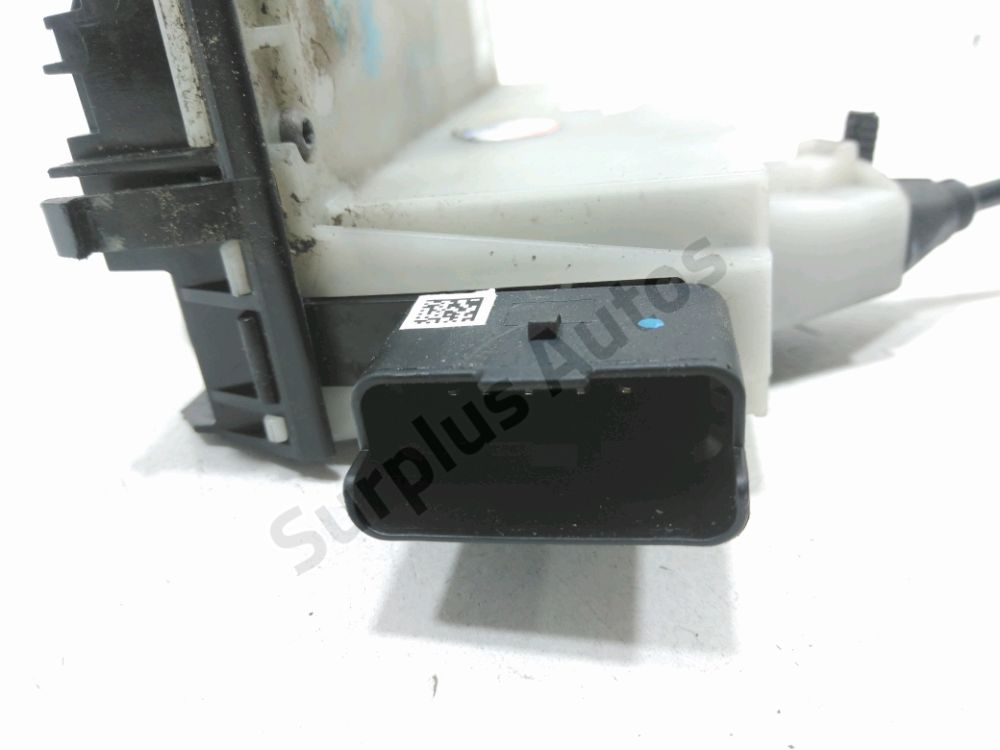 Serrure de porte avant droite