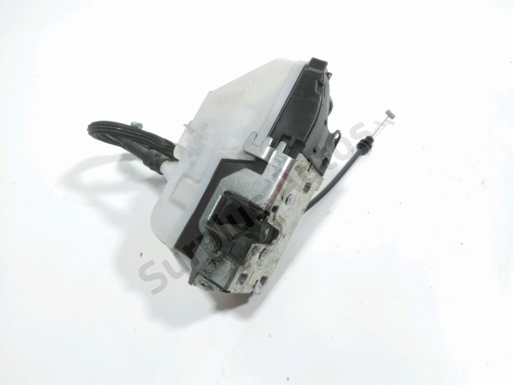 Serrure de porte avant droite