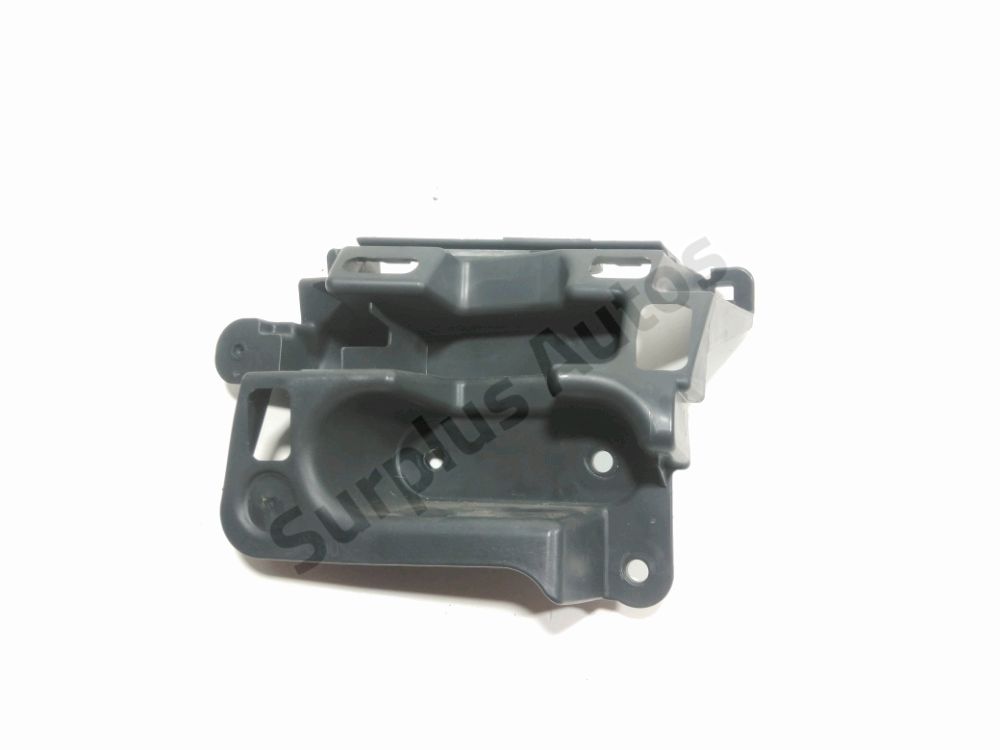 Support droit de pare-choc arrière