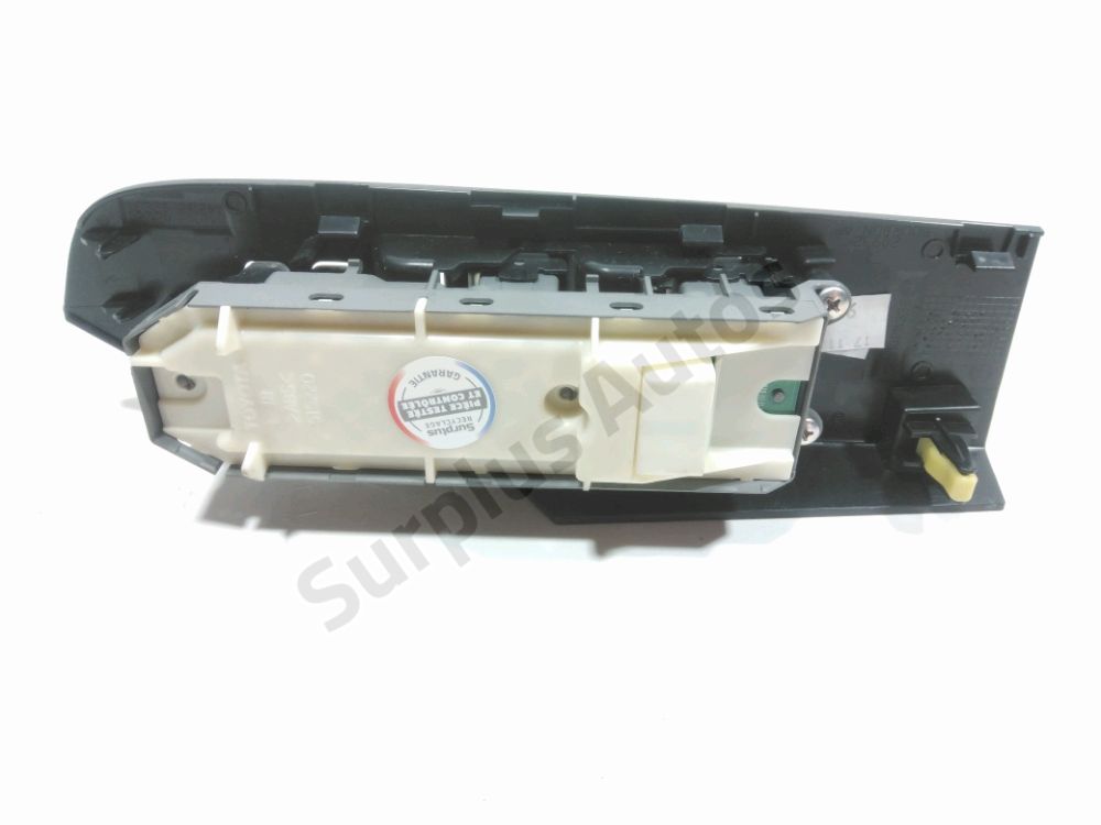 Commande lève-vitre avant gauche