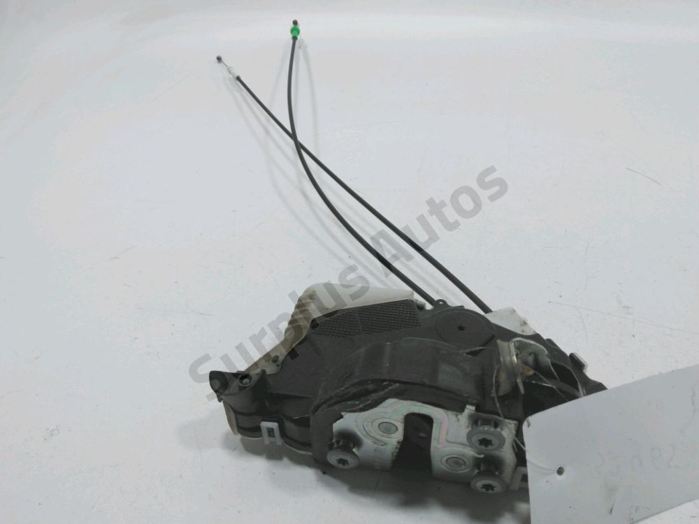 Serrure de porte avant droite